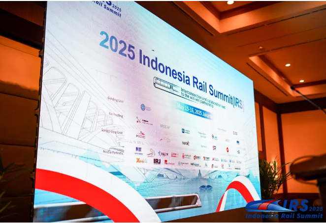 华启智能亮相2025印尼轨道交通国际峰会-首日现场洽谈火热_14.jpg